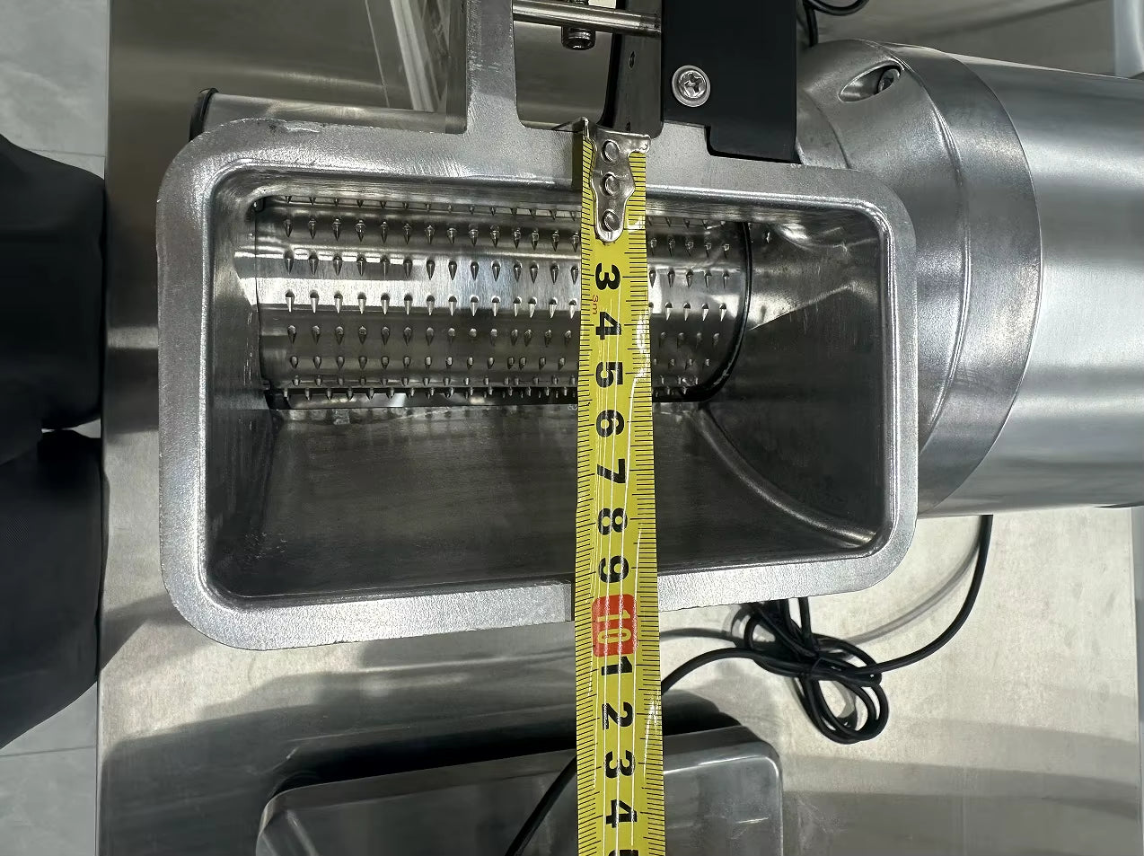30Kg/H High Capacity Cheese Grater Machine Nut Grinder & Bread Crumb Maker New Cooking Equipment for Home Use Farm